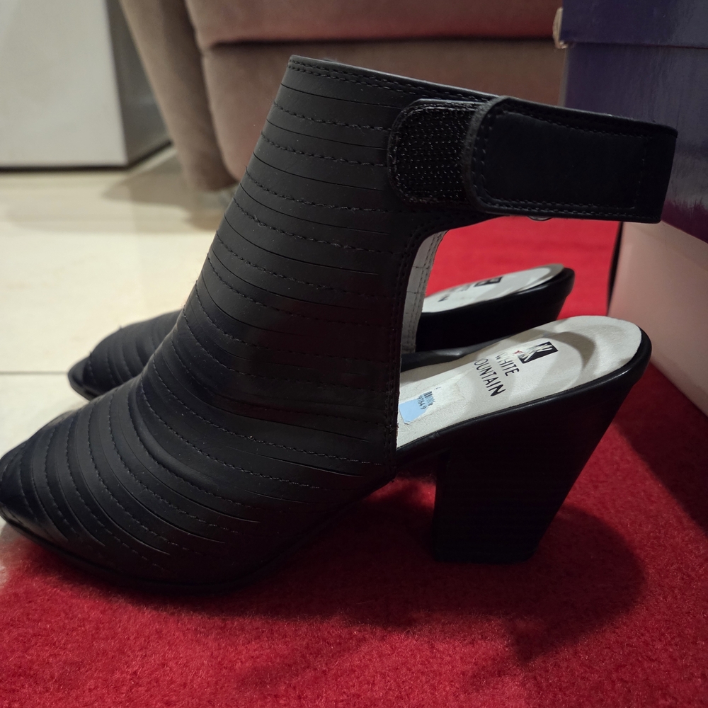 NEW Black Mountain Black Ankle Boots